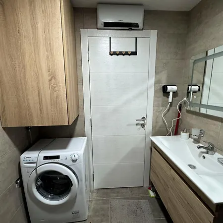 Royal 42 Apartment *